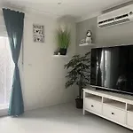 Coqueto Apartamento Con Patio