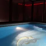 Vivienda De Estilo Rustico Con Piscina La Grana