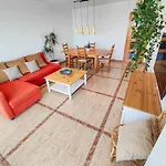 <1 Min Beach, Sea Views, Ac, Wifi, Pool, 3Xtennis