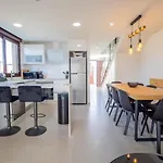 3083 Casa Nueve
