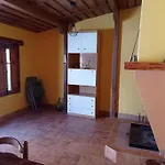 Agradable Casa Antigua Reformada Con Patio