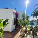 GATU Villa LURBERRI piscina privada, 4 dormitorios, 2 baños, parking , jardín y barbacoa