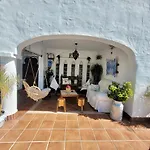 GATU Villa LURBERRI piscina privada, 4 dormitorios, 2 baños, parking , jardín y barbacoa