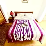 Roni Rooms