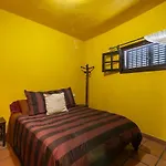 Villa con piscina privada gran jardín, barbacoa y parking