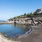 Marina Palace, apto con estilo y vistas a la piscina
