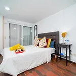 A Casacafe Madrid Pozuelo Estacion Private Rooms