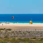 The House Of Nonni Ventura - Beachfront, Ocean View, Wi-Fi, Aircon, Swimming Pool