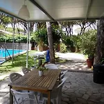 Chalet Con Piscina Rana Verde