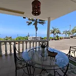 CASA RURAL DOLORES con PISCINA Y VISTAS A LA GOMERA