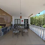 CASA RURAL DOLORES con PISCINA Y VISTAS A LA GOMERA