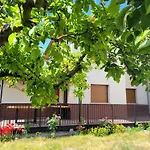 Casa Julio, Bonita Casa Comoda Y Espaciosa, Totalmente Reformada Con Terraza Y Jardin Privado