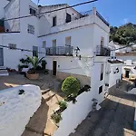 EL BÚCARO. Las Puertitas Rojas