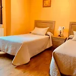 Hostal La Serna