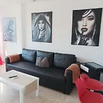 Apartment Mit Schoener Aussicht Und Terasse