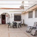 Casa Con Grande Terraza Cerca De La Playa