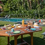 Barcelona\'S Tropical Oasis