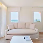Sea Suite Beachfront
