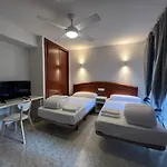 Hostal La Embajada