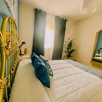 Decapi House