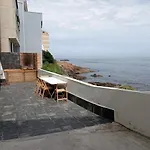 Vila Marina. Casa Marinera Con Terraza Sobre El Mar En Caion