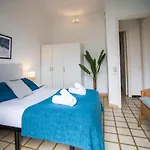 31Par1008 - Mediterranean Style Apartment