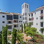 Beachfront Luxury Complex With Tropical Gardens & Pools