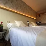Hostal La Poetisa - Auto Check-In