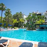 Beachfront Luxury Complex With Tropical Gardens & Pools