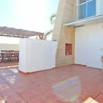 Global Properties, Adosado con vistas al mar en playa de Corinto