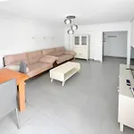 Elegant 4 Beds Near Train Station Upto 10 Pax