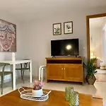 Andainas F