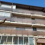 Getaria. Cerca De La Playa