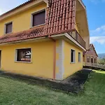 Preciosa Villa De 5 Dormitorios Rias Bajas