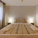 Bravissimo Figuerola, Spacious 3-Bedroom Apartment