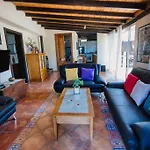 La Casa De Al Lado