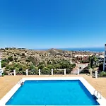 Las Palmeras Seaviews