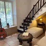 Charming 4 Bedroom Village Home With Patio