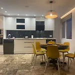 Del Mar Three Bed Flat.