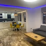 Del Mar Three Bed Flat.