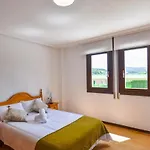 Comoda Y Amplia Planta Baja Con Jardin Cerca De Todo
