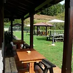 Apartamentos El Castaneu