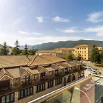 Penthouse Pyrinees , Terrace , Parking & Storage