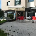 Albergue Cafeteria Rio Sar
