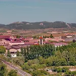 Capital Del Vino Con Vistas A La Montana