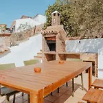 Spacious Home With Lovely Garden - Tcm