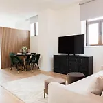 Suite 1907 Oviedo Collection