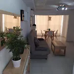 Apartamento A 50M De La Playa Con Parking Privado.