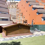 Home2Book Fantastic 160M2 Terrace Flat & Bbq