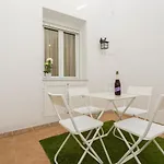 Apartamento Con Patio En Cadiz Centro